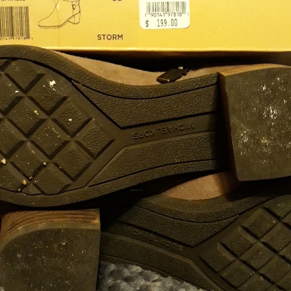 Grey  suede boots Only used once, still in the box - Picture 6 of 6